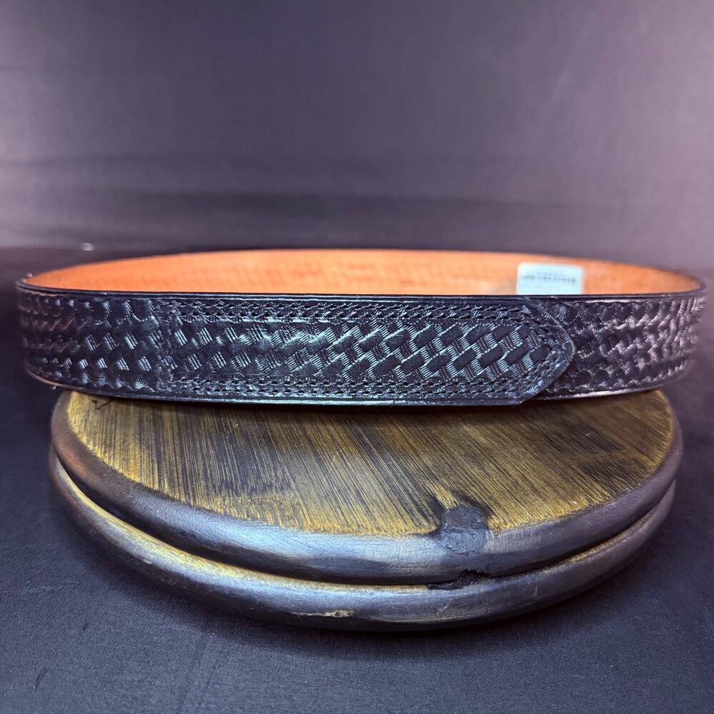 Premier Leather Pants Belt Size 42" Buckleless Black Basketweave Leather 1321U